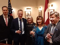 Latvijas vēstnieks ASV M. Selga, Latvijas vēstnieks ANO A. Pildegovičs, Ģildes priekšsēde I. Pētersone, bijusī priekšsēde A. Pelše, komponists A. Maskats